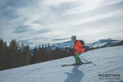 來看啦喂！教你如何選購滑雪服